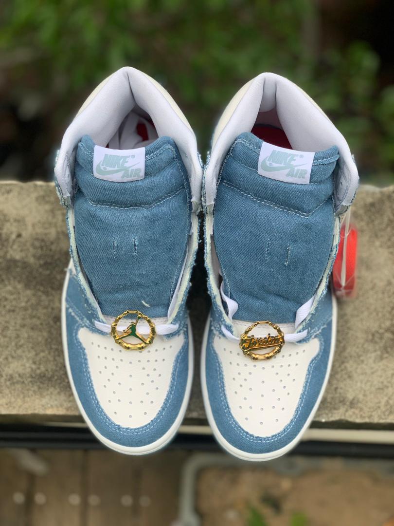 NIKE AIR WOMEN SNEAKERS