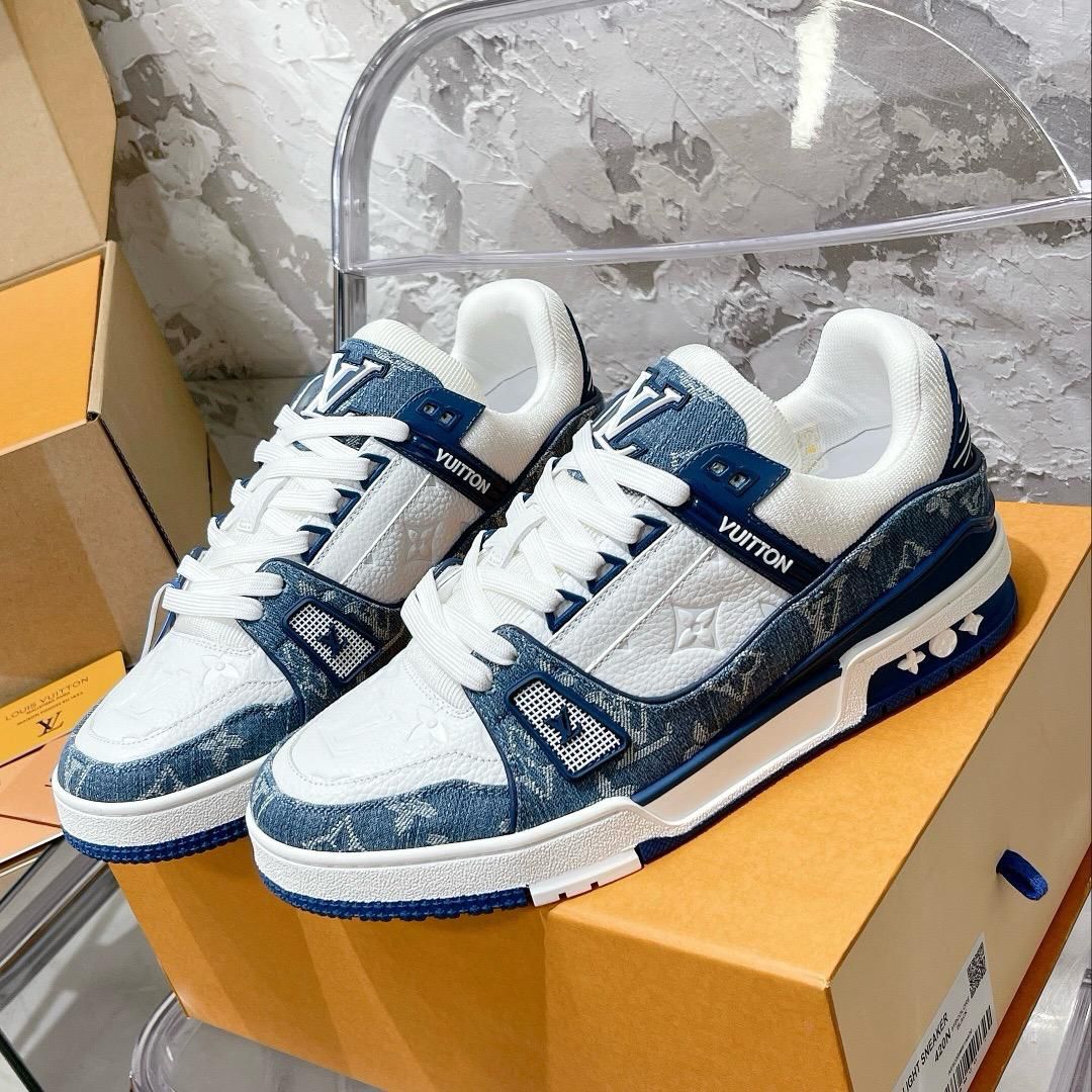 Louis Vuitton Men's Lace Sneaker