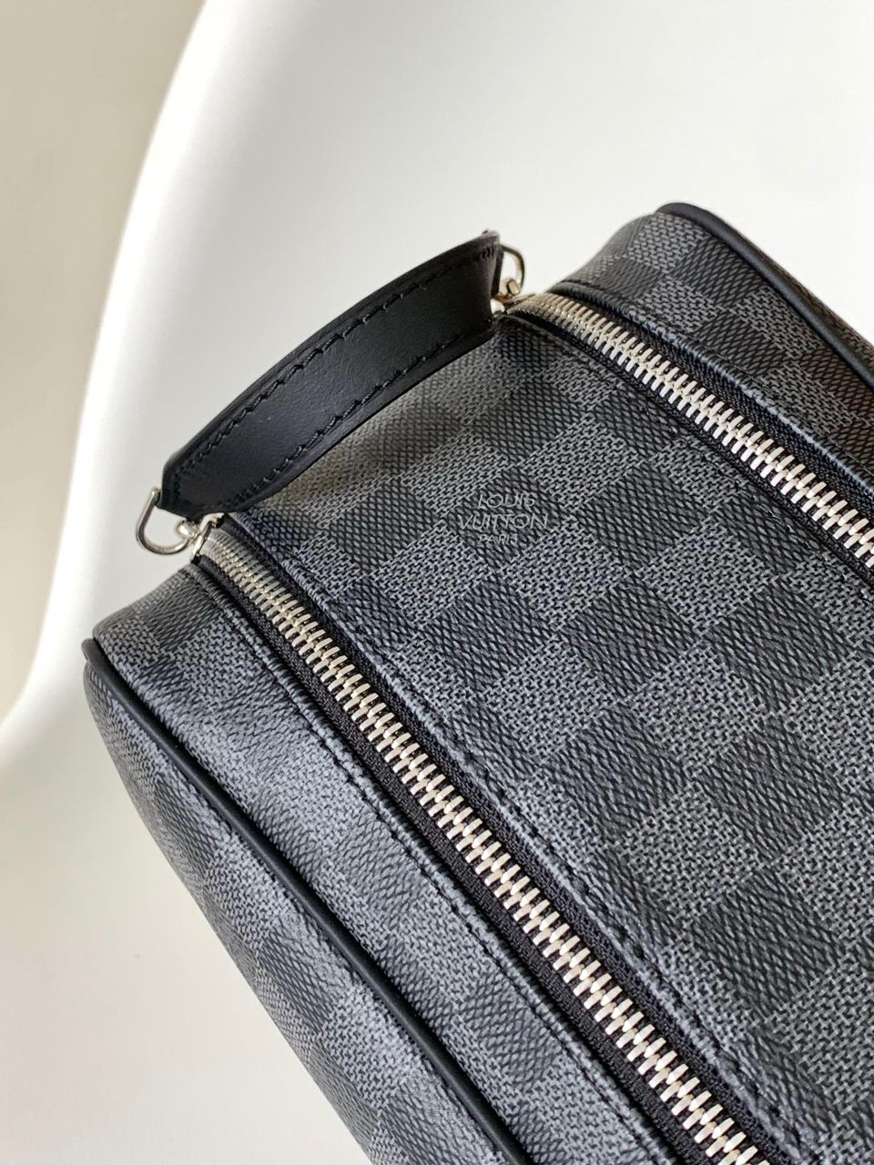 LV Pouch