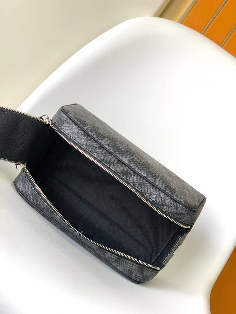 LV Pouch