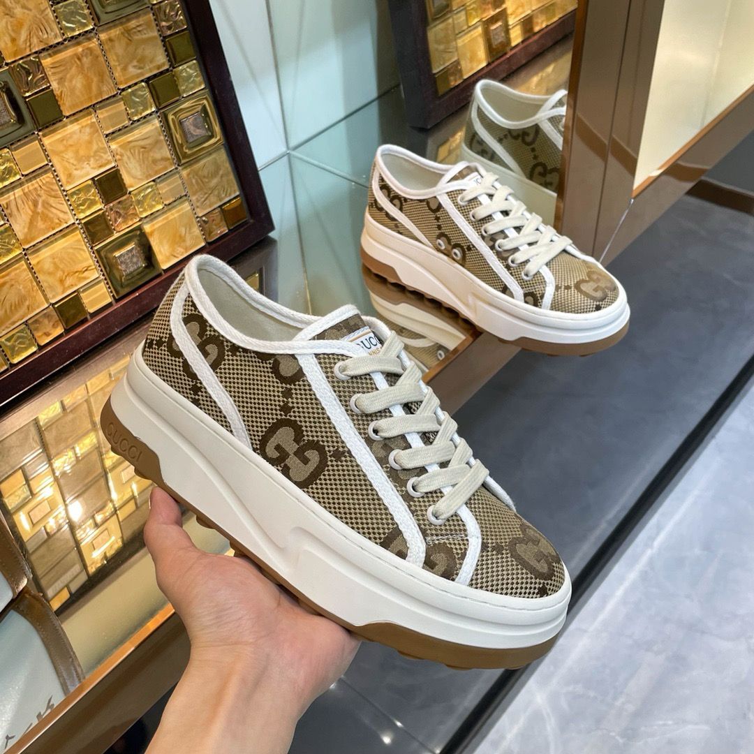 Gucci leather sneakers