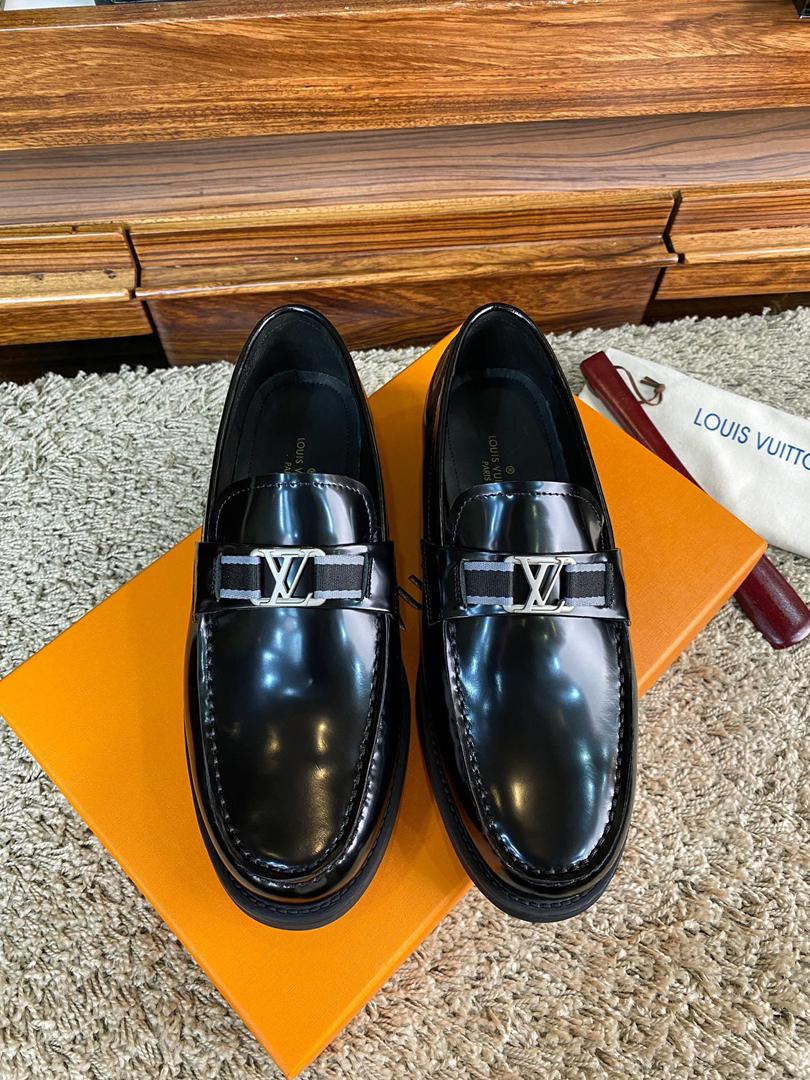 Louis Vuitton Men Shoes