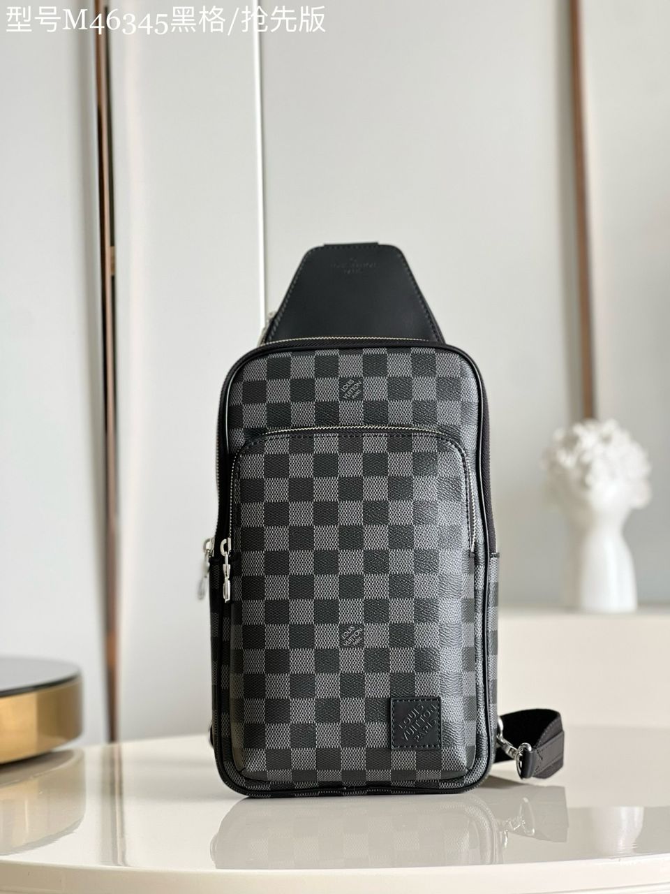 LV Avenue Slingbag NM Graphite Damier