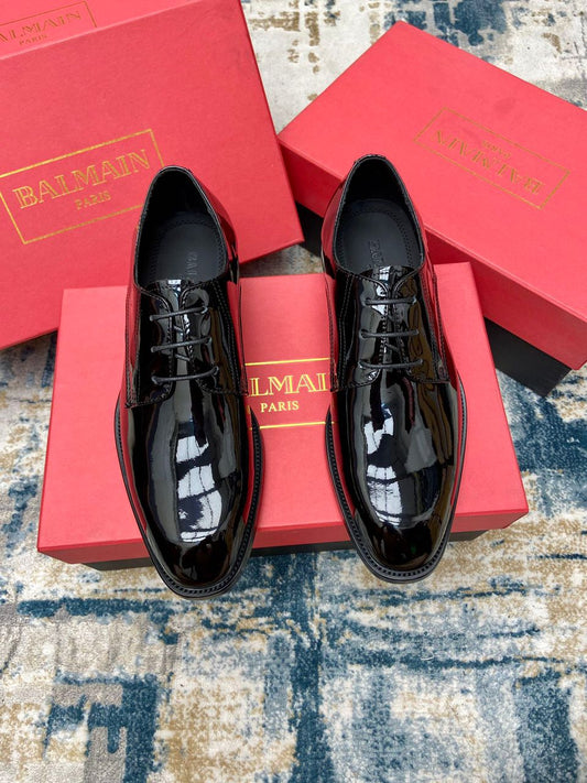 Balmain Black leather shoes
